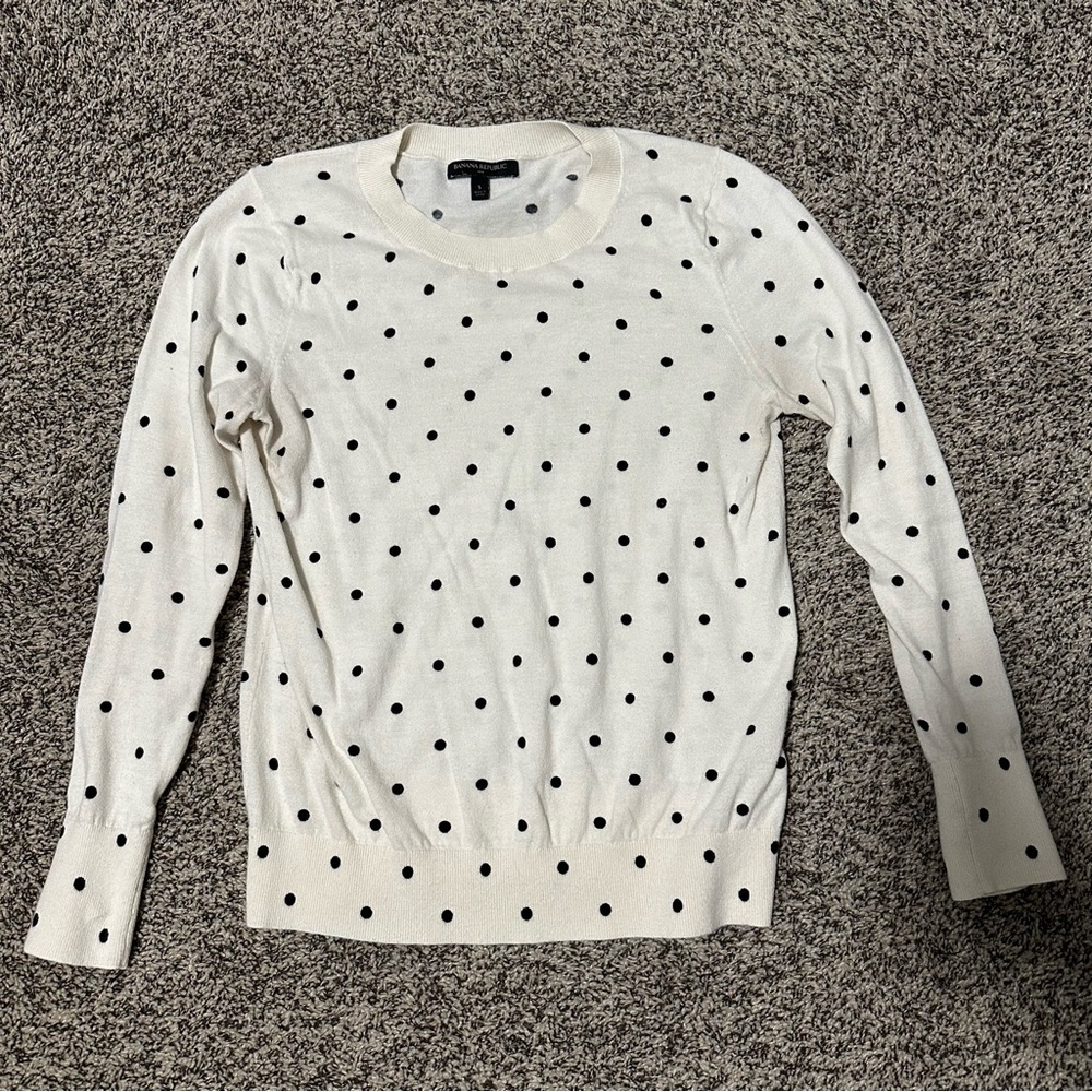 Banana Republic white sweater with polka dots. Size small